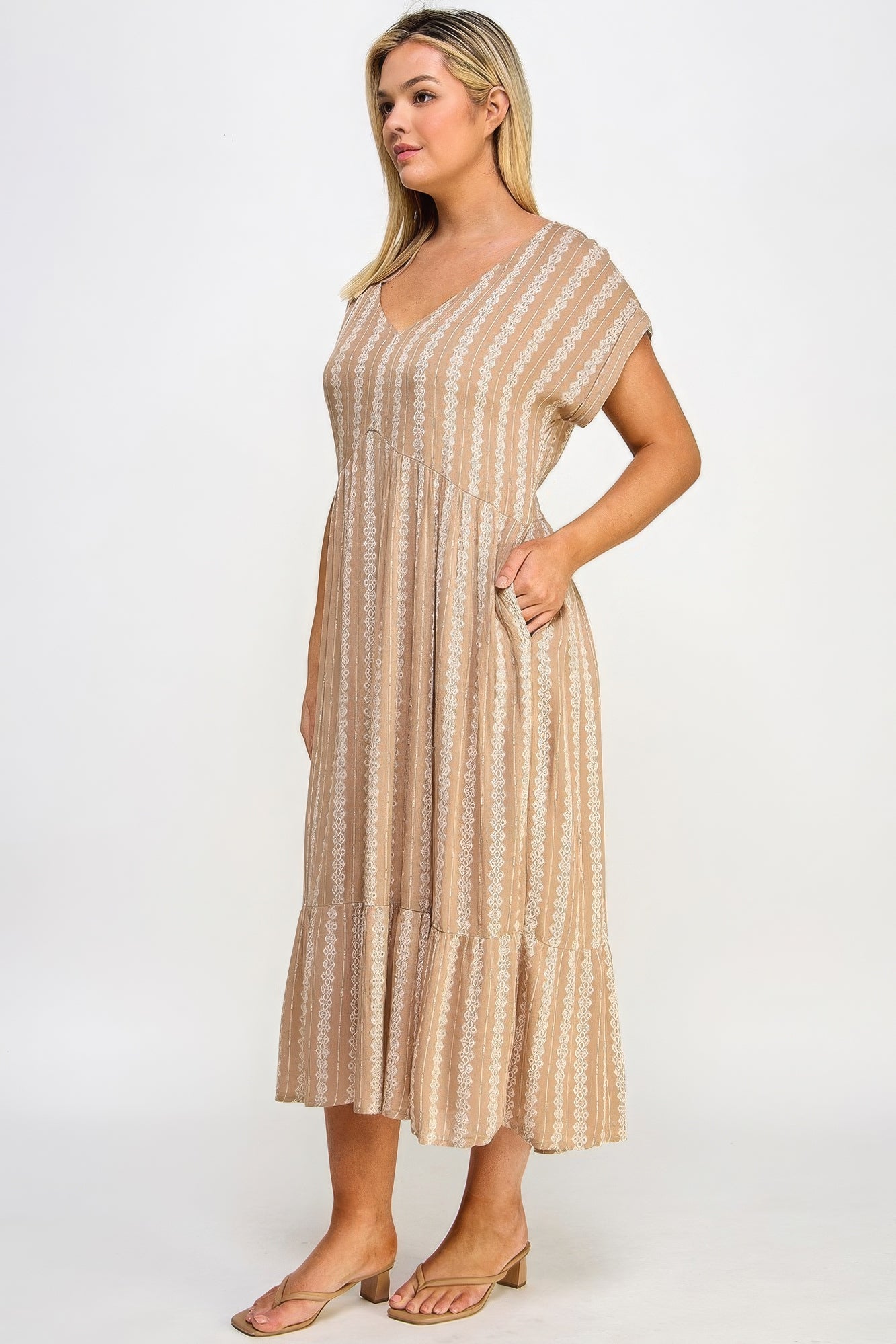 fashion bug maxi dresses LONG SLEEVES COCKTAIL MAXI DRESS Price : LKR 8,990/= Shop Now : https://www. fashionbug.lk/product-category/women/all-clothing-women/dresses/